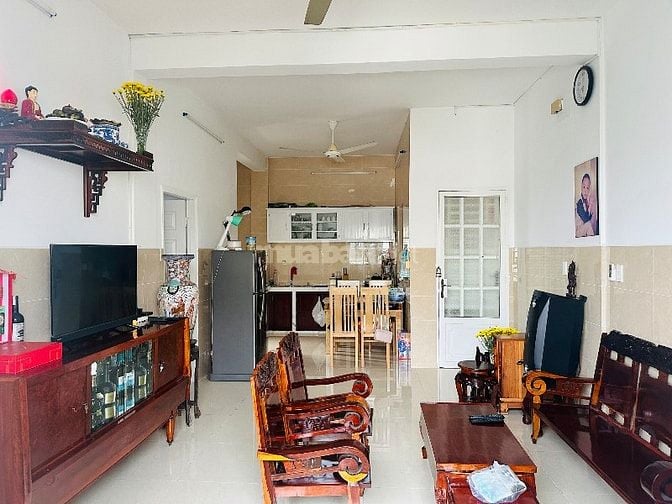 Cần bán chung cư Phú Lợi tầng 5 76m2
