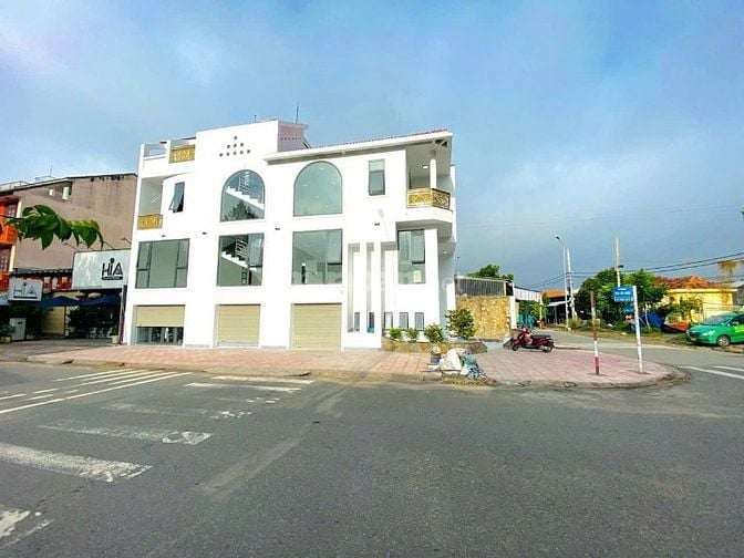 Bán căn góc Mặt tiền Thân Văn Nhiếp, P. An Phú DT 130m2 giá 33.5 tỷ