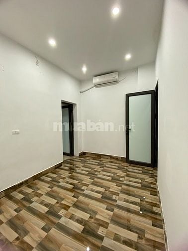 Bán nhà 4 tầng, tại ngõ 250 Tân Mai, cách đường oto 20m. 3,4 tỷ
