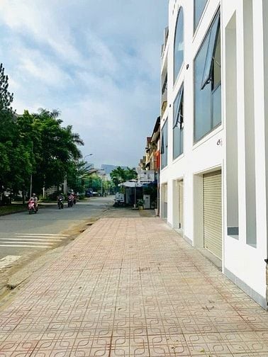 Bán căn góc Mặt tiền Thân Văn Nhiếp, P. An Phú DT 130m2 giá 33.5 tỷ