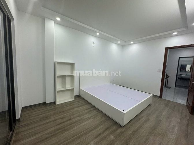 CHÍNH CHỦ cho thuê nhà, VP ngõ 318 La Thành 40m2* 6 tầng có thang máy
