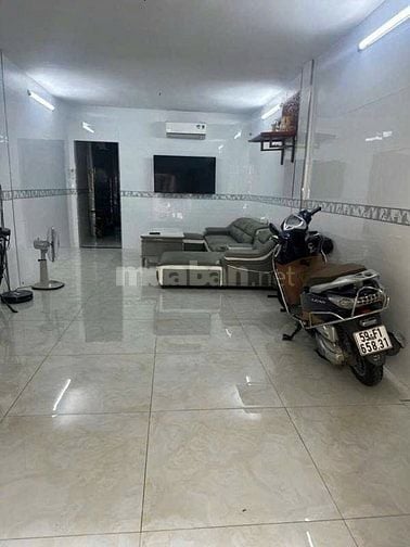 Cho thuê nhà HXH Đào Duy Anh, P.9, PN. DT 4x15m. Trệt lầu Giá 16tr