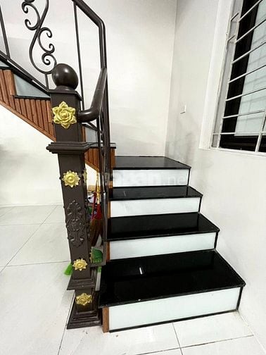 NHÀ ĐẸP 3 TẦNG - MỚI KÍNH KOONG - DÂN XÂY TÂM HUYẾT - NGÕ THÔNG OTO - 