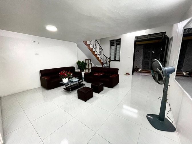 NHÀ ĐẸP 3 TẦNG - MỚI KÍNH KOONG - DÂN XÂY TÂM HUYẾT - NGÕ THÔNG OTO - 