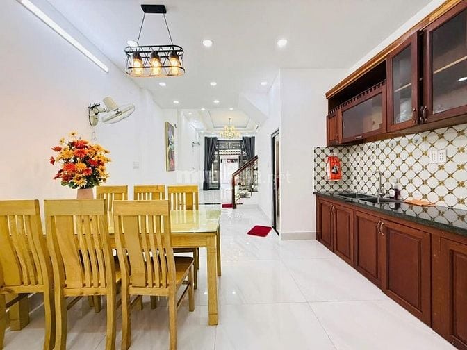 Bán nhà 4 tầng hẻm 8m 1/ thông 4x16 spa văn phòng dạy học 