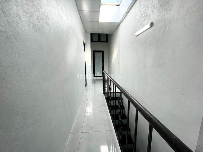 NHÀ ĐẸP 3 TẦNG - MỚI KÍNH KOONG - DÂN XÂY TÂM HUYẾT - NGÕ THÔNG OTO - 