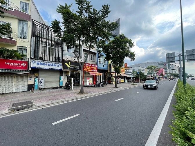  BÁN NHÀ MẶT TIỀN PHẠM VĂN ĐỒNG  NGAY GIGA MALL, HIỆP BÌNH CHÁNH, THỦ 