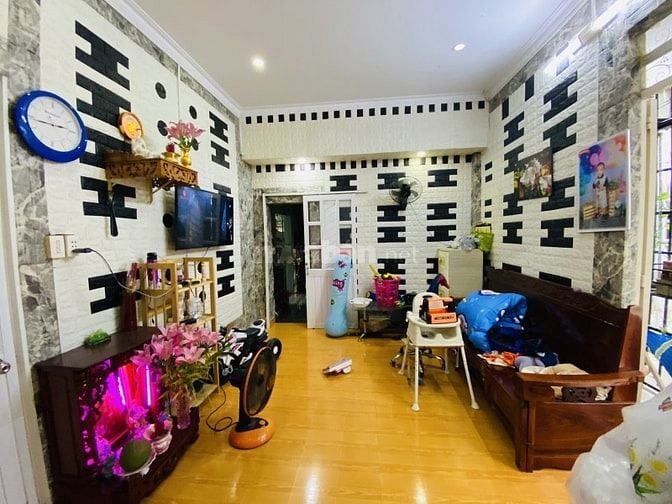 BÁN NHÀ NGUYỄN VĂN QUỲ – NGANG KHỦNG – GIÁ TỐT NHẤT KHU VỰC!