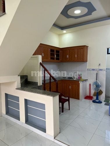 NHÀ BÁN CHÍNH CHỦ. HUYỆN ĐỨC HÒA, LONG AN. TRỆT 1 LẦU,. DT: 4x10m