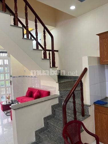 NHÀ BÁN CHÍNH CHỦ. HUYỆN ĐỨC HÒA, LONG AN. TRỆT 1 LẦU,. DT: 4x10m