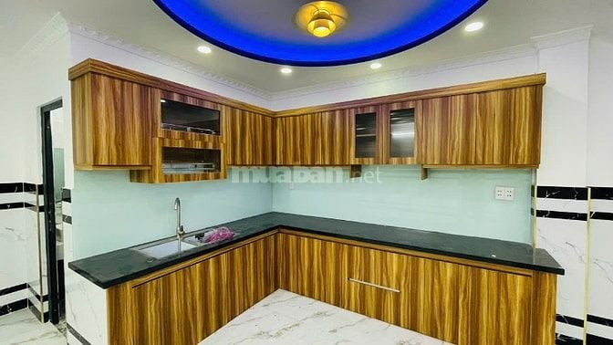 GĐ CẦN BÁN CĂN NHÀ 2 LẦU GIÁP QUẬN 12 SHR NỞ HẬU NGANG 6,5M 
