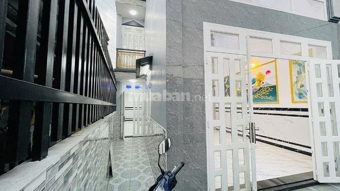 GĐ CẦN BÁN CĂN NHÀ 2 LẦU GIÁP QUẬN 12 SHR NỞ HẬU NGANG 6,5M 