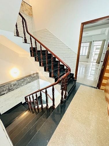 Bán Nhà HXH 6m Nguyễn Hồng Đào_5 Tầng, DT: 4 x 17m(nở 4.5m)_11.1 Tỷ TL