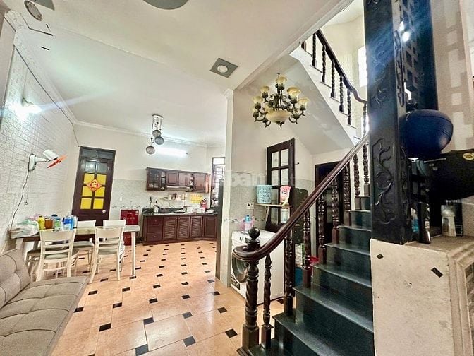 Cho thuê ký túc xá nằm trong biệt thự gần sân bay giá rẻ bao trọn gói