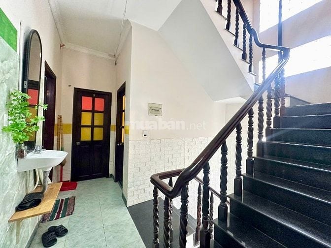 Cho thuê ký túc xá nằm trong biệt thự gần sân bay giá rẻ bao trọn gói