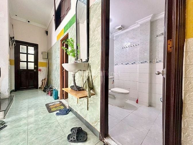 Cho thuê ký túc xá nằm trong biệt thự gần sân bay giá rẻ bao trọn gói
