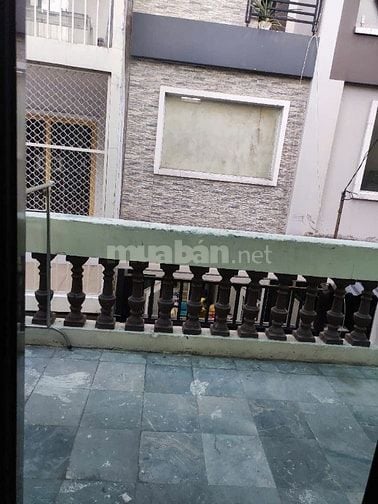 Chính chủ cho thuê nhà sạch đẹp hẻm 462 CMT8, p11,Q3.