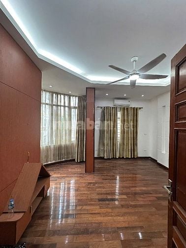 Cho thuê biệt thự Mới,có Thang Máy tại Đỗ Quang,Trung Hoà,Cầu Giấy