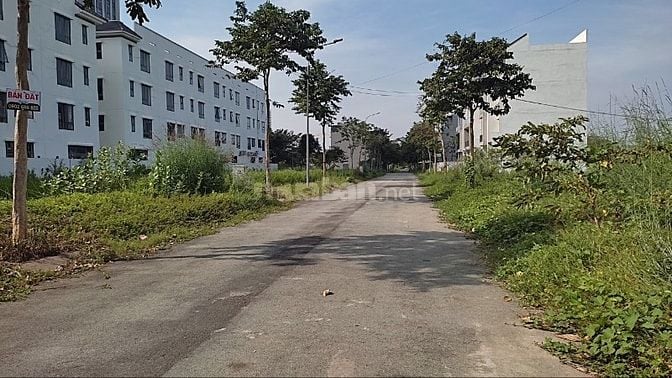 Đất Cát Lái 5x20 sổ đỏ cầm tay đường thông thoáng 63tr/m tại Q.2