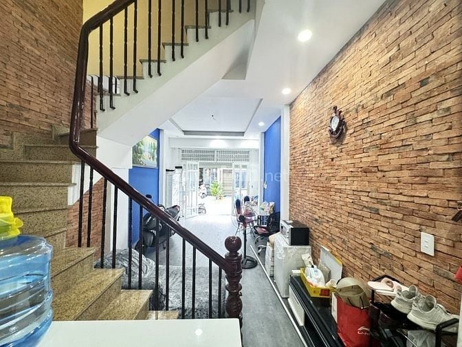 Nhà mặt tiền Q.11 mới tinh, 2 lầu + Sân thượng - 4PN 3WC chỉ 7.85 TỷTL