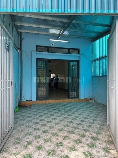 Chính chủ bán nhà mặt đường quận Long Biên 5.8 tỷ 