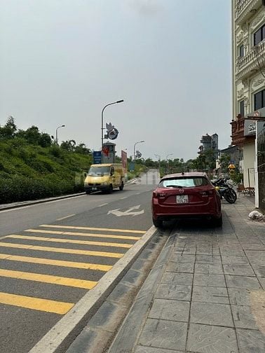 Chính chủ bán nhà mặt đường quận Long Biên 5.8 tỷ 