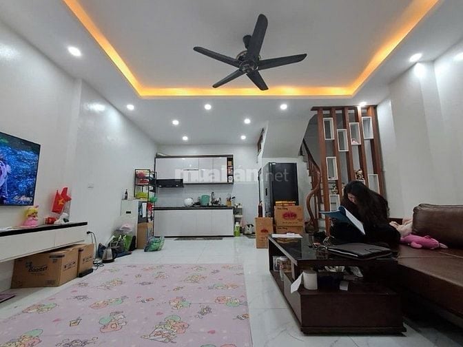 BÁN NHÀ ĐA SỸ 5 TẦNG XÂY MỚI Ở NGAY