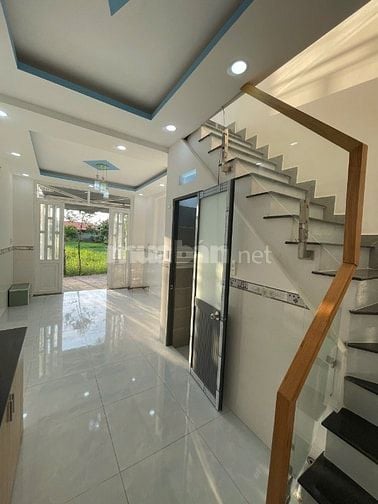 Nhà gần chợ Mỹ Hạnh Nam giáp Hóc Môn .Giá 350tr bao sang tên
