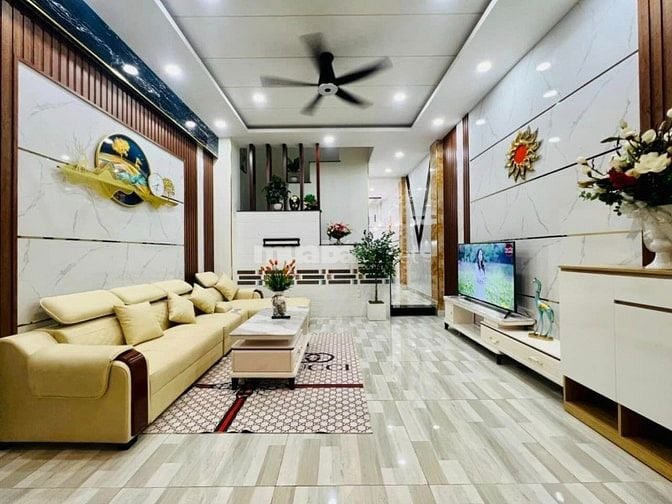  Bán nhà 2 tầng HXH đường Phan Huy Ích,85m2 ngang 5m, giá 6 tỷ 79 