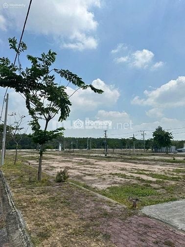 Mặt tiền kinh doanh tượng đài chiến thắng Bàu Bàng