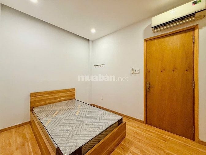 CHỦ CẦN BÁN GẤP NHÀ GẦN SÂN BAY NGANG 6M ĐÚC 2LẦU 3PN FULL NỘI THẤT