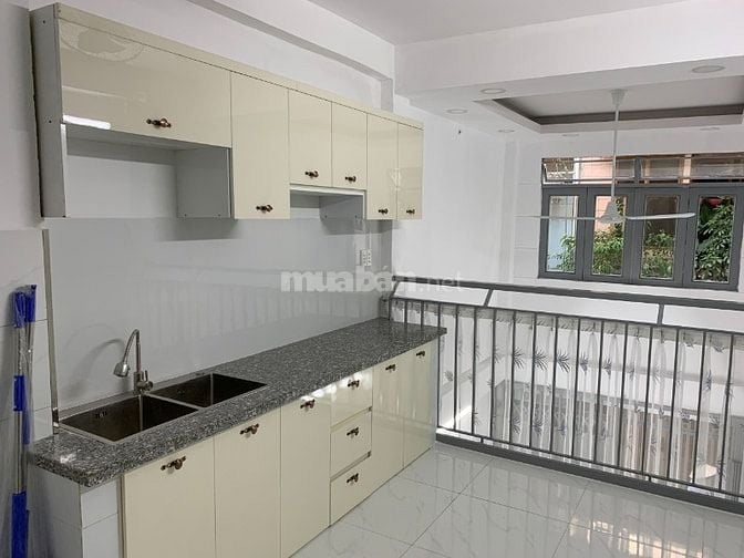 Nhà cho thuê nguyên căn mới đẹp, dt 3,5 x 9, 3 lầu giá 16tr/tháng, hXh