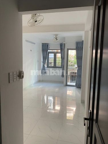 Nhà cho thuê nguyên căn mới đẹp, dt 3,5 x 9, 3 lầu giá 16tr/tháng, hXh