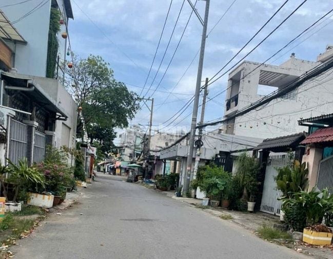 Chỉ 8.9 tỷ, nhà kiêng cố 90m2, hẻm xe hơi 7m, khu Đại học Luật