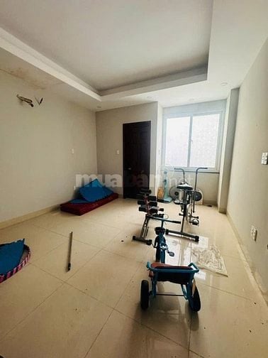 BÁN NHÀ ĐẸP VÀ TẶNG LẠI TOÀN BỘ NỘI THẤT . ĐƯỜNG TRƯỚC NHÀ 8M 