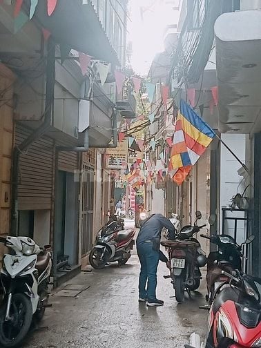 Cần bán mảnh đất đẹp ngõ 28 Xuân La, Tây Hồ. SĐ 58m2, hai mật tiền.