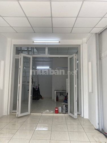 Bán nhà cấp 4 , 2 mặt trước sau 