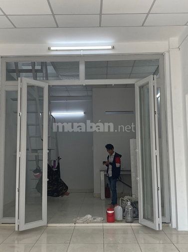Bán nhà cấp 4 , 2 mặt trước sau 