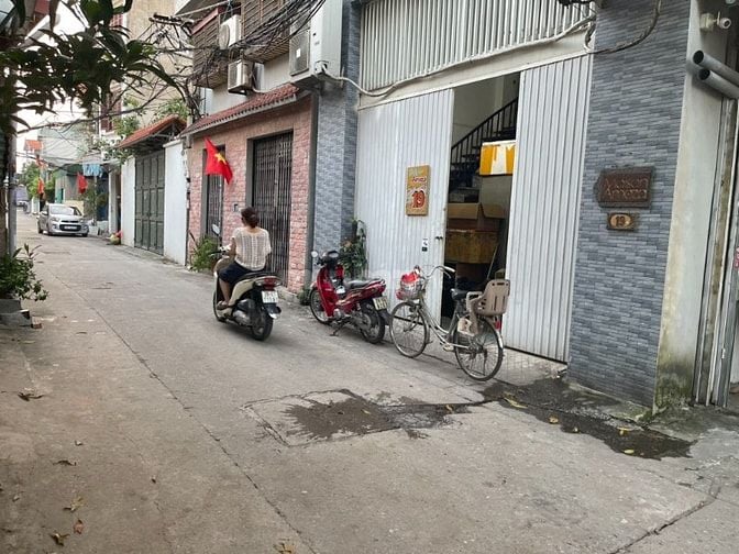 bán đất Ngọc Thụy 90m2. Mặt tiền gần 5m. Ô tô tránh. Giá hơn 9 tỷ