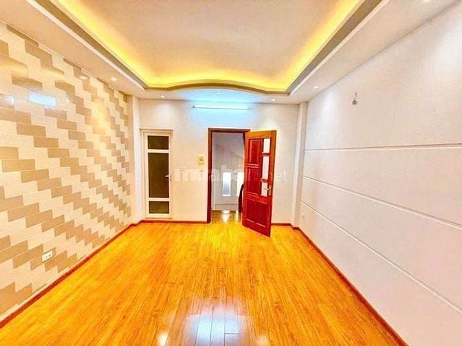 Bán nhà Nguyễn Khang, Cầu Giấy, 5 Tầng mới, Nội thất hiện đại, 7.9 Tỷ