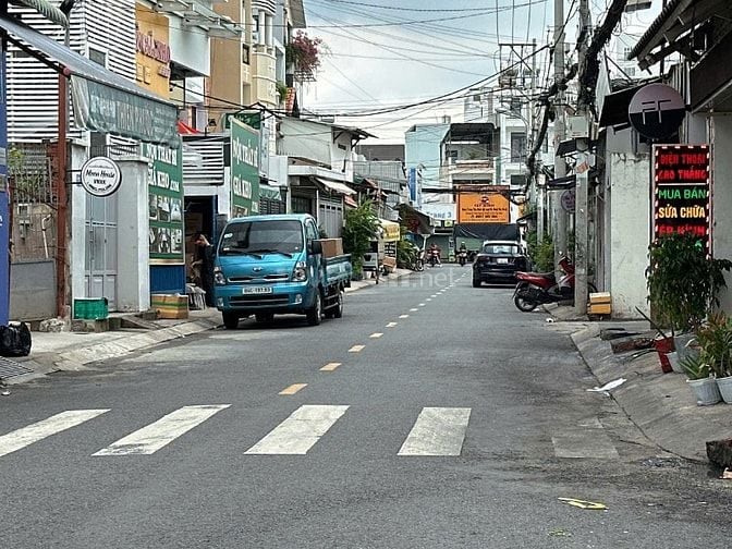 Bán nhà HXT Nguyên Hồng 75m2 ngang 4m tiện KD buôn bán sát PVĐ 8.8 tỷ.