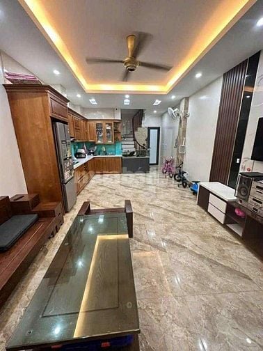 Chính chủ bán nhà Mỹ Đình 40*3 tầng, sổ đẹp, vị trí đẹp giá 6,95(ctl)