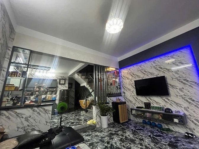 Nhà đẹp Lý Nam Đế 115m2, ngang 5m ,4 tầng 6 ngủ ô tô tránh, view sông 