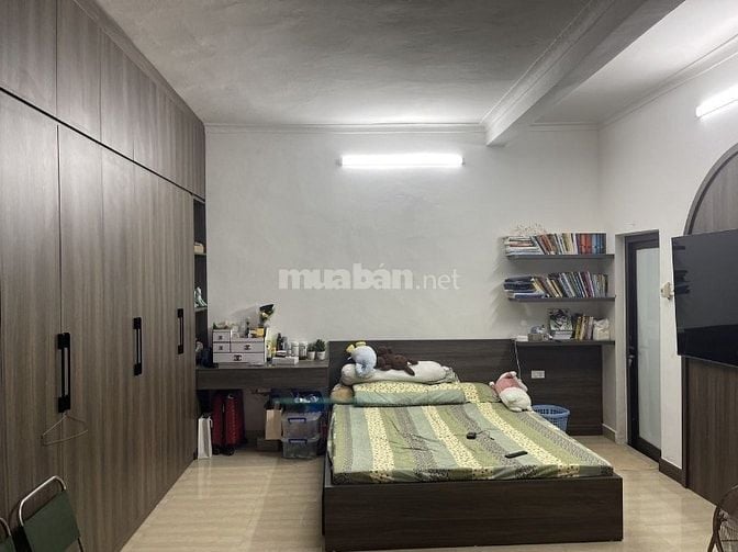 Bán nhà mặt phố Minh Khai 2 mặt thoáng vỉa hè rộng, Dt 147m2, 5t.