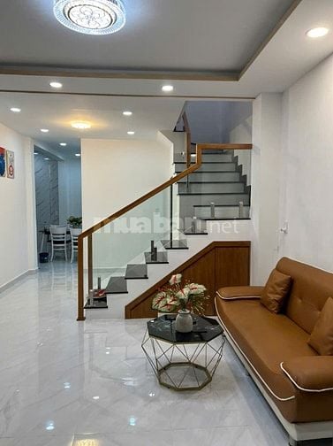 Bán nhà Đình Phong Phú, Q9. DTSD: 90m2, 2Lầu, SHR, Nở Hậu, Nhà Mới