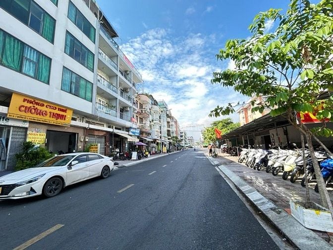 5 tầng đúc- 2 Mặt tiền đường số 2, KDC Bình Đăng, P6, Q8 SHR hiện hữu 