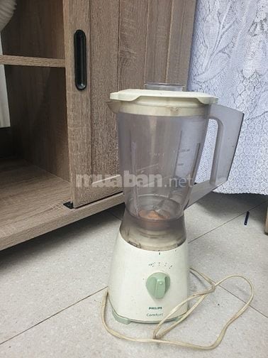 Nồi chiên không dầu, máy xay sinh tố đang dùng, máy ép mới tinh.