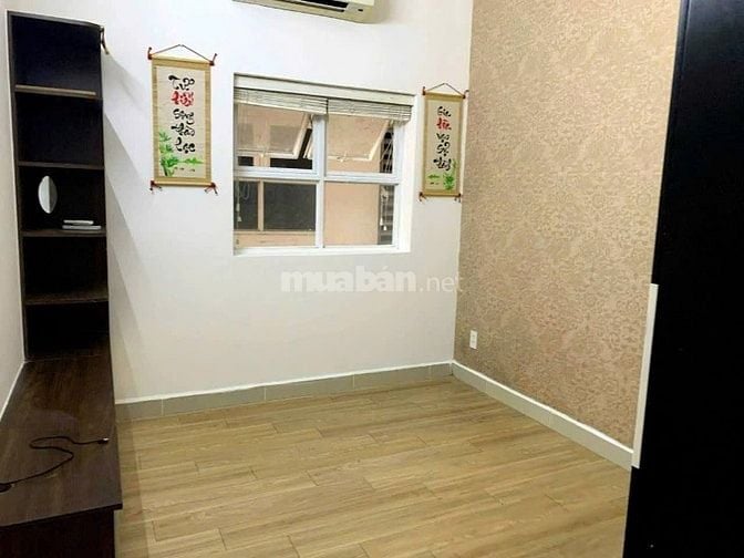 Chung cư 10A Trần Nhật Duật, Quận 1: 70m2, 2p ngủ, NT, 12tr/th