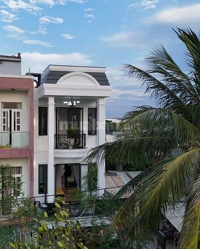 Nhà vườn mini 100m2 - 4 Phòng Ngủ - ngay Biển Nguyễn Tất Thành