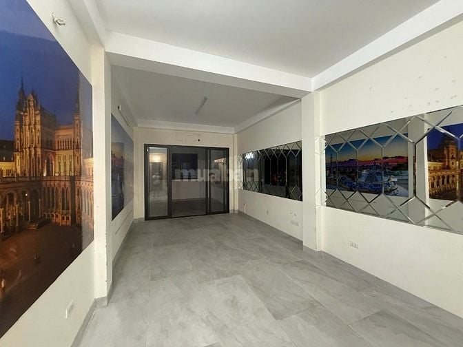 NHÀ ĐẸP THANG MÁY THÔNG SÀN ĐỐNG ĐA GIÁ CỰC TỐT